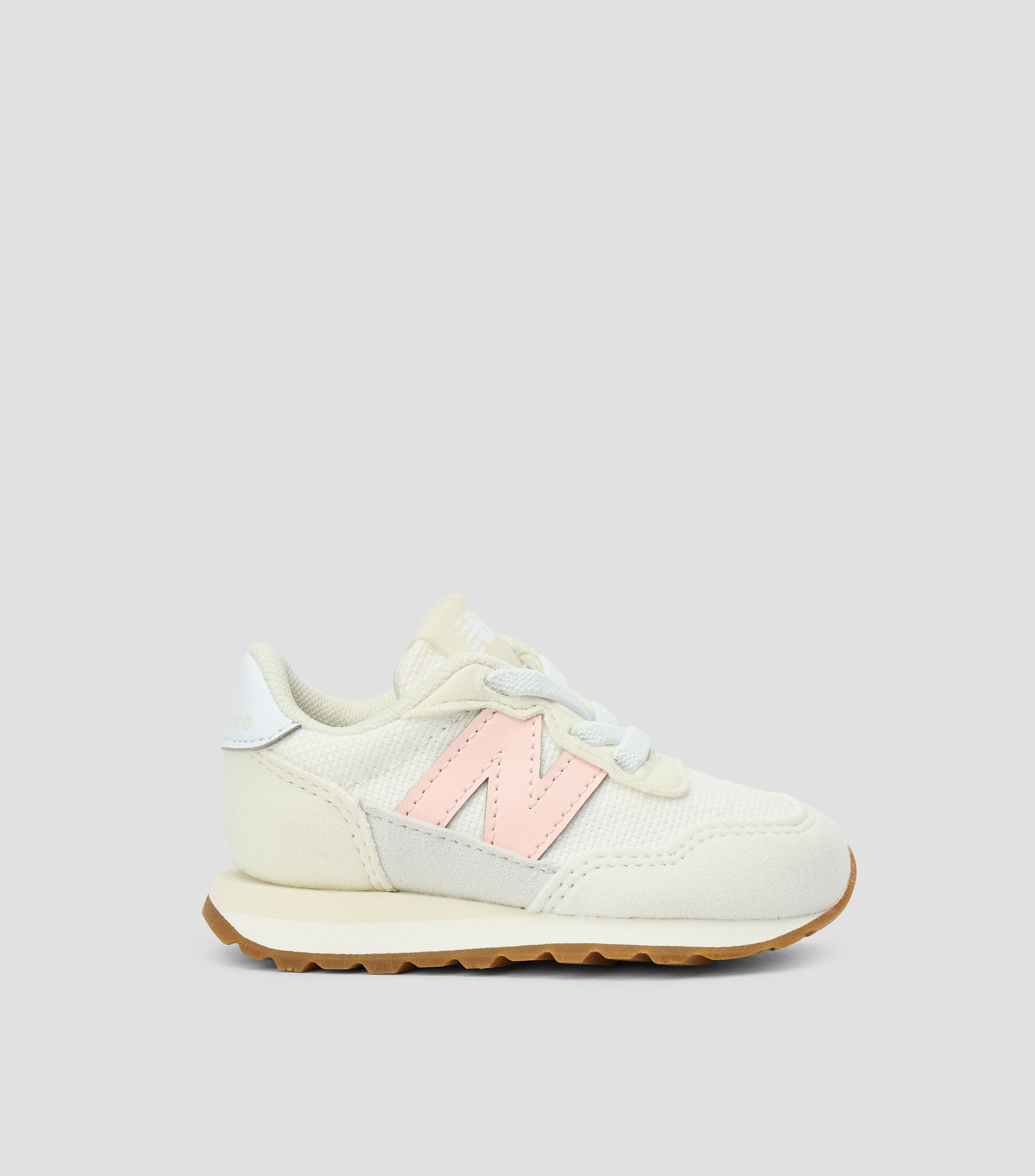 Tenis casuales con logo Niña